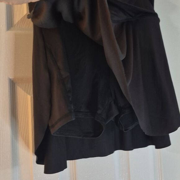 3/$16🎁 Sz Large Black Active Women's Skirt Shorts - Picture 4 of 9
